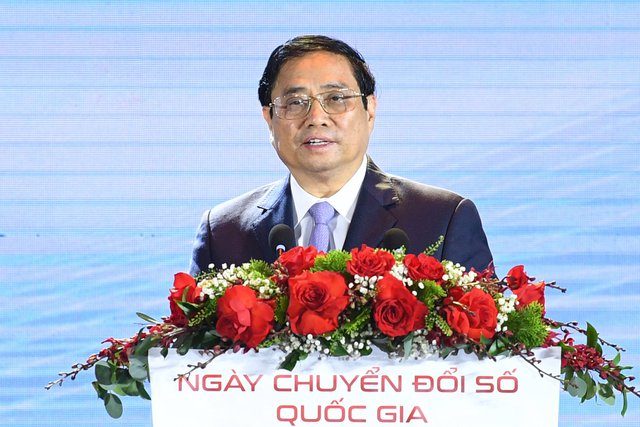 Thủ tướng Phạm Minh Chính: Chúng ta tin tưởng rằng, công cuộc chuyển đổi số quốc gia sẽ có nhiều chuyển biến tích cực, góp phần xây dựng nền kinh tế độc lập, tự chủ, gắn với chủ động, tích cực hội nhập quốc tế sâu rộng, thực chất và hiệu quả, vì một Việt Nam hùng cường, thịnh vượng, người dân được ấm no, hạnh phúc! - Ảnh: VGP/Nhật Bắc